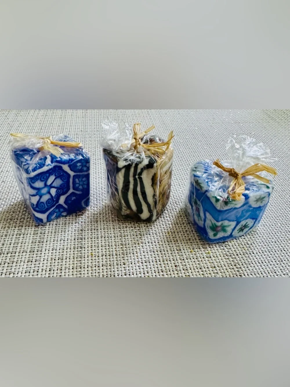 Elegant miniature candles. A set of three candles. Thanks to their unique design